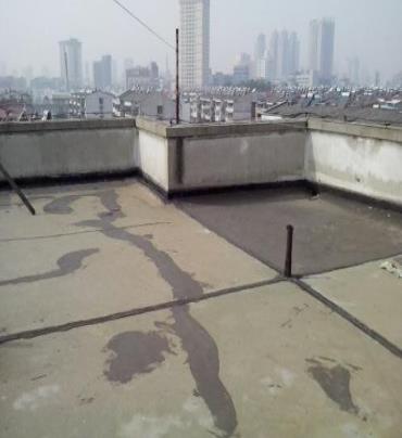 曲靖市漏水维修 楼顶漏水是什么原因，楼顶漏水维修方法是什么?